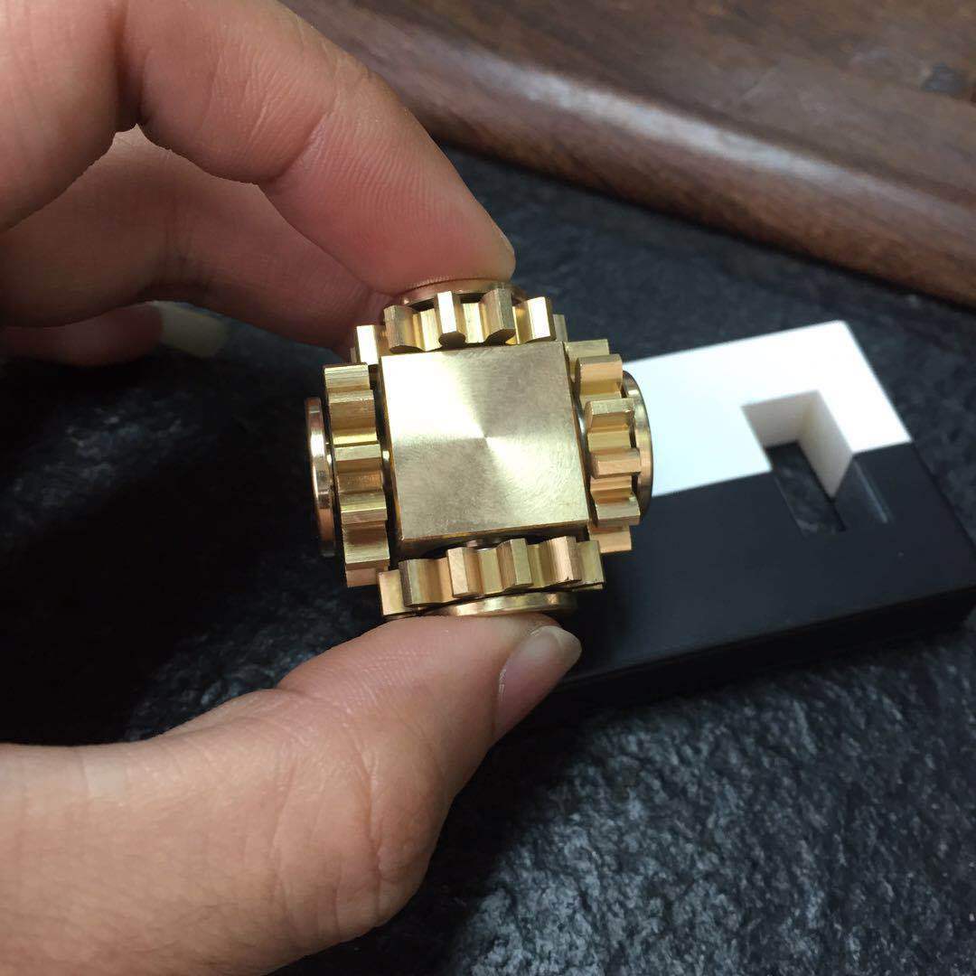 Gear Linkage Decompression Fingertip Gyro Gear Gyro