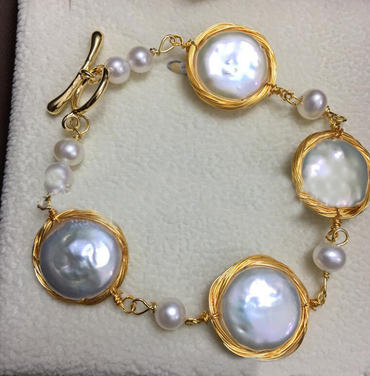 Pearl bracelet - One Red Hill