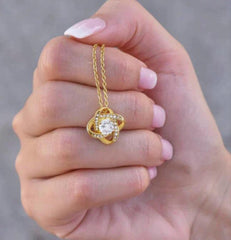 Fashion Hollowed Out Light Luxury Necklace