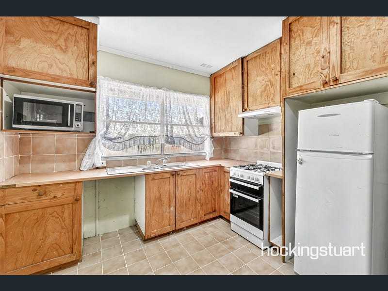 House for sale in Dandenong area ( Doveton ) 3177 $598,000 - $657,000