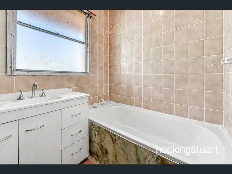 House for sale in Dandenong area ( Doveton ) 3177 $598,000 - $657,000