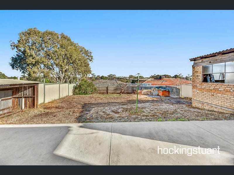 House for sale in Dandenong area ( Doveton ) 3177 $598,000 - $657,000