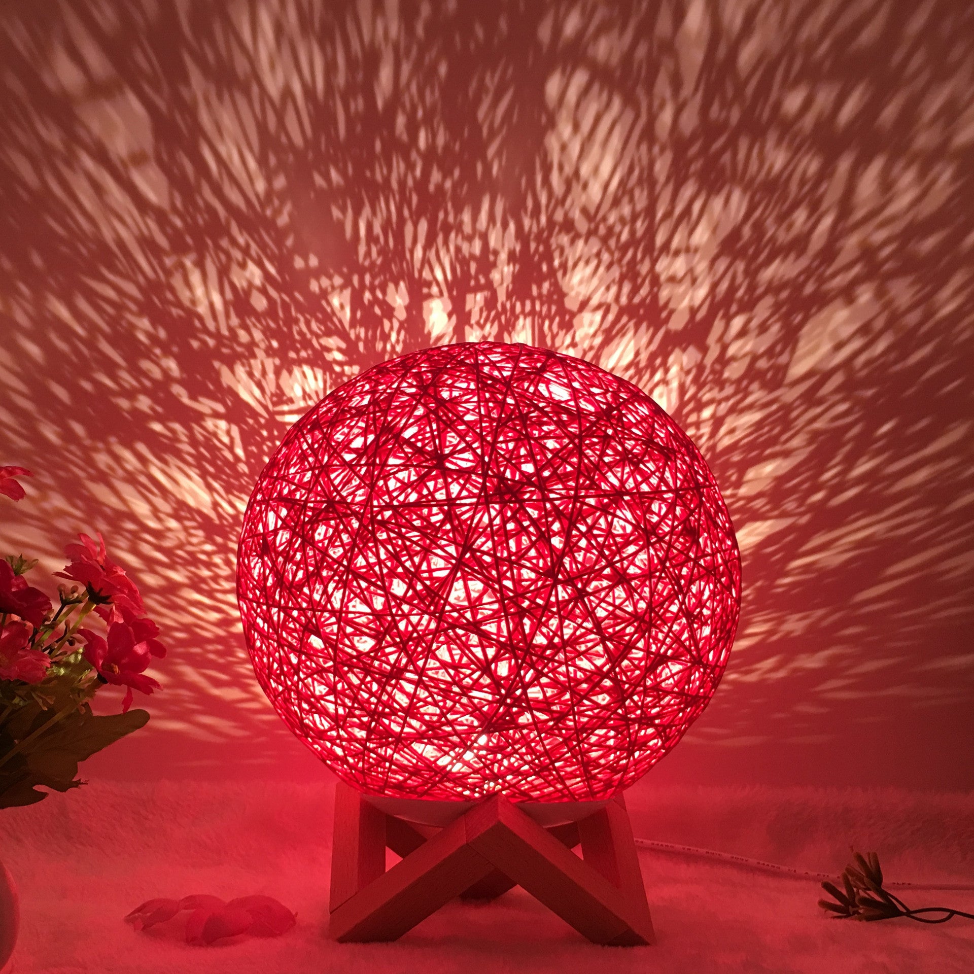 Hot Selling Creative Linen Table Lamp Novel and Unique LED Intelligent USB7 Color RGB16 Color Remote Control Rattan Ball Lamp - One Red Hill