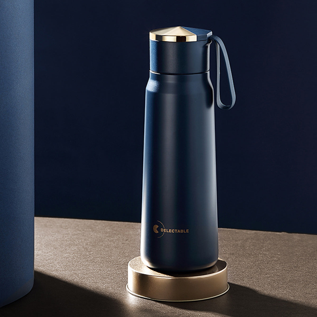 Stainless steel vacuum flask with handle - One Red Hill