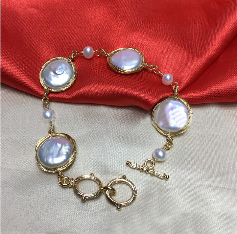 Pearl bracelet - One Red Hill