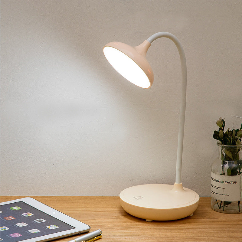 USB charging desk lamp