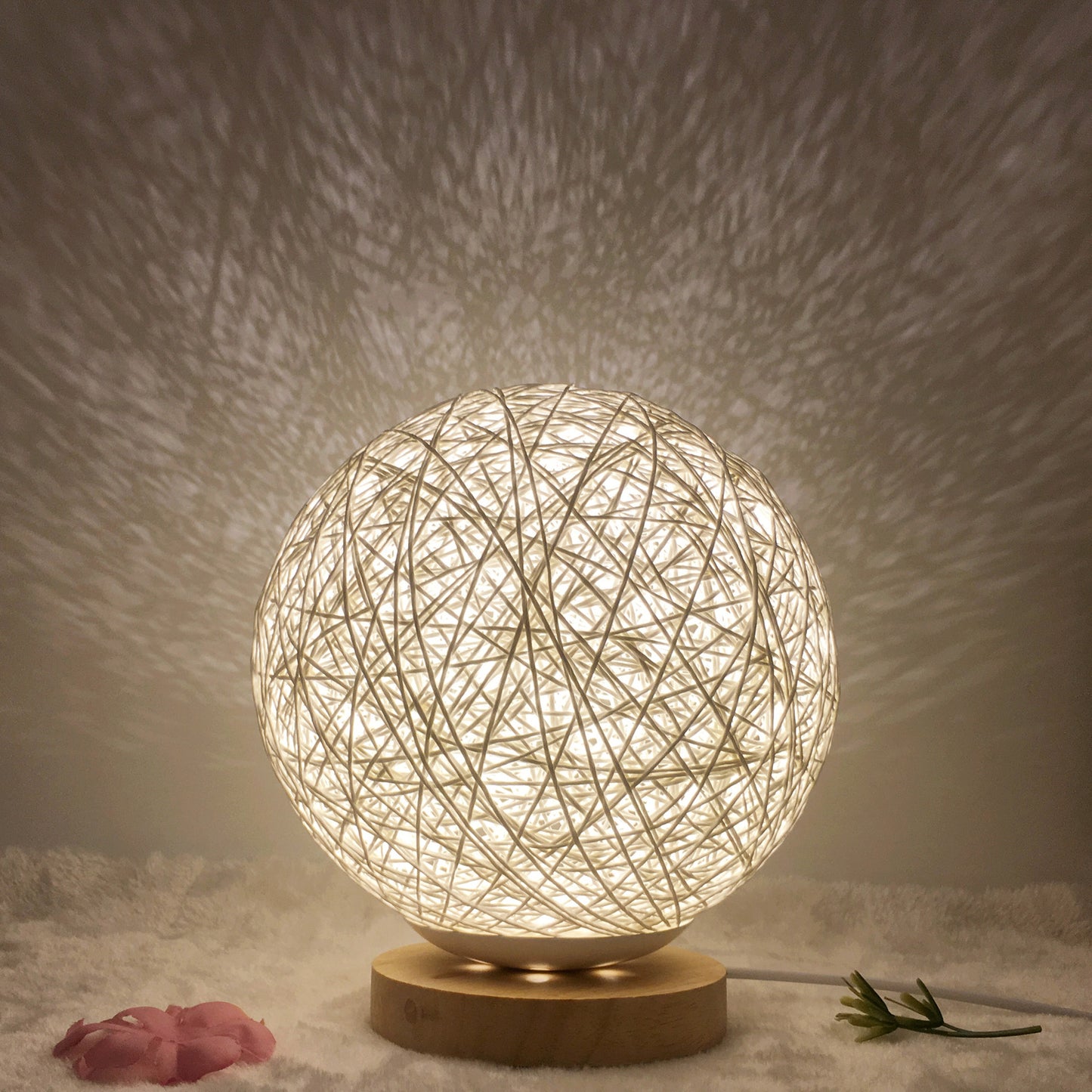 Hot Selling Creative Linen Table Lamp Novel and Unique LED Intelligent USB7 Color RGB16 Color Remote Control Rattan Ball Lamp - One Red Hill
