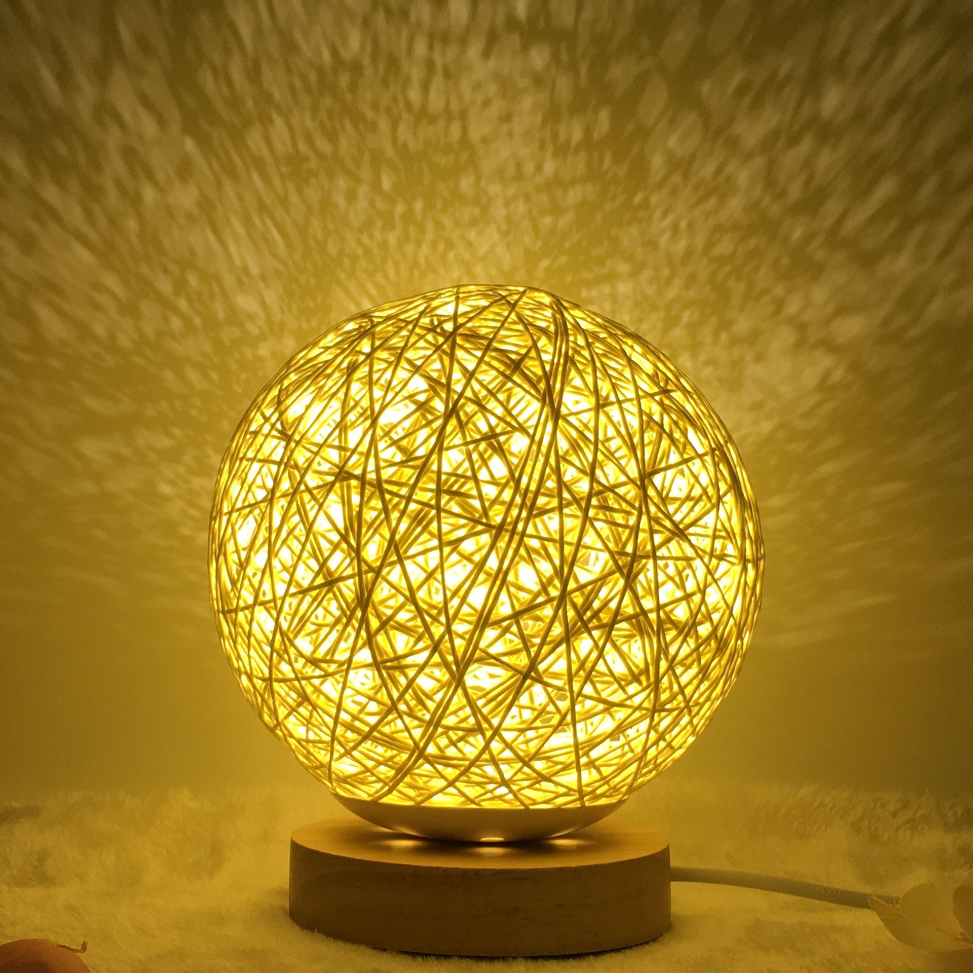 Hot Selling Creative Linen Table Lamp Novel and Unique LED Intelligent USB7 Color RGB16 Color Remote Control Rattan Ball Lamp - One Red Hill