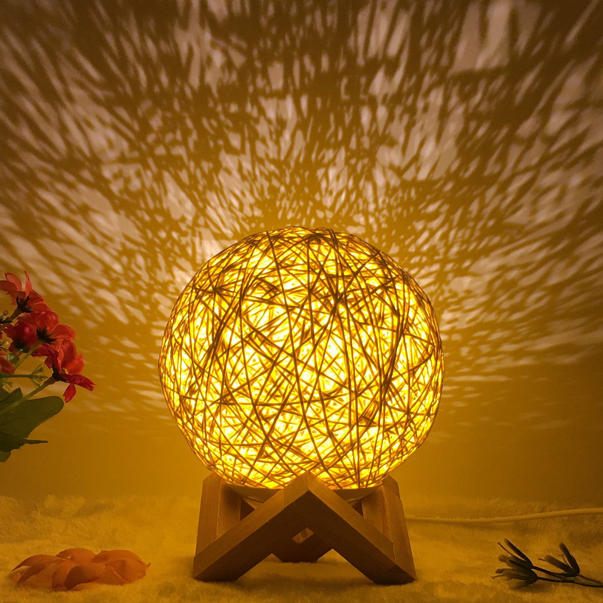 Hot Selling Creative Linen Table Lamp Novel and Unique LED Intelligent USB7 Color RGB16 Color Remote Control Rattan Ball Lamp - One Red Hill