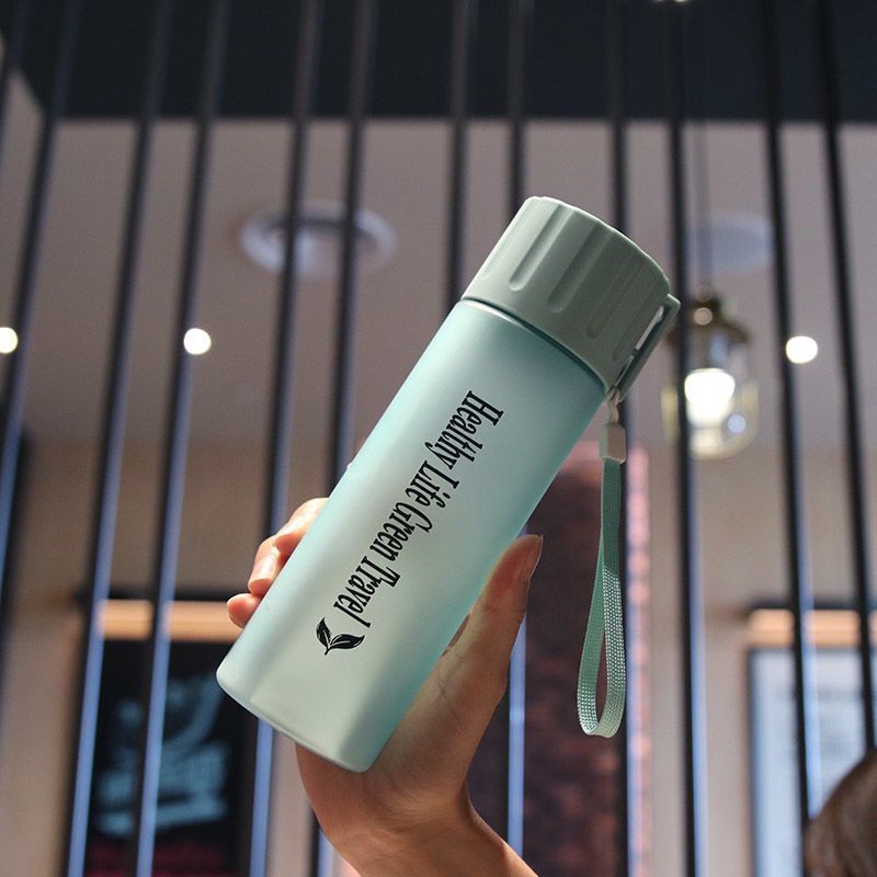 Simple plastic cup with plastic cups - One Red Hill