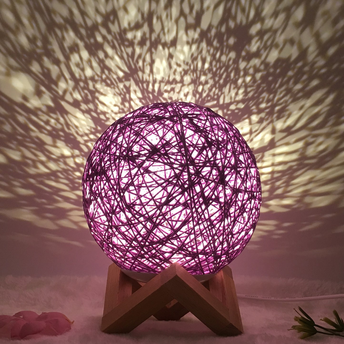 Hot Selling Creative Linen Table Lamp Novel and Unique LED Intelligent USB7 Color RGB16 Color Remote Control Rattan Ball Lamp - One Red Hill