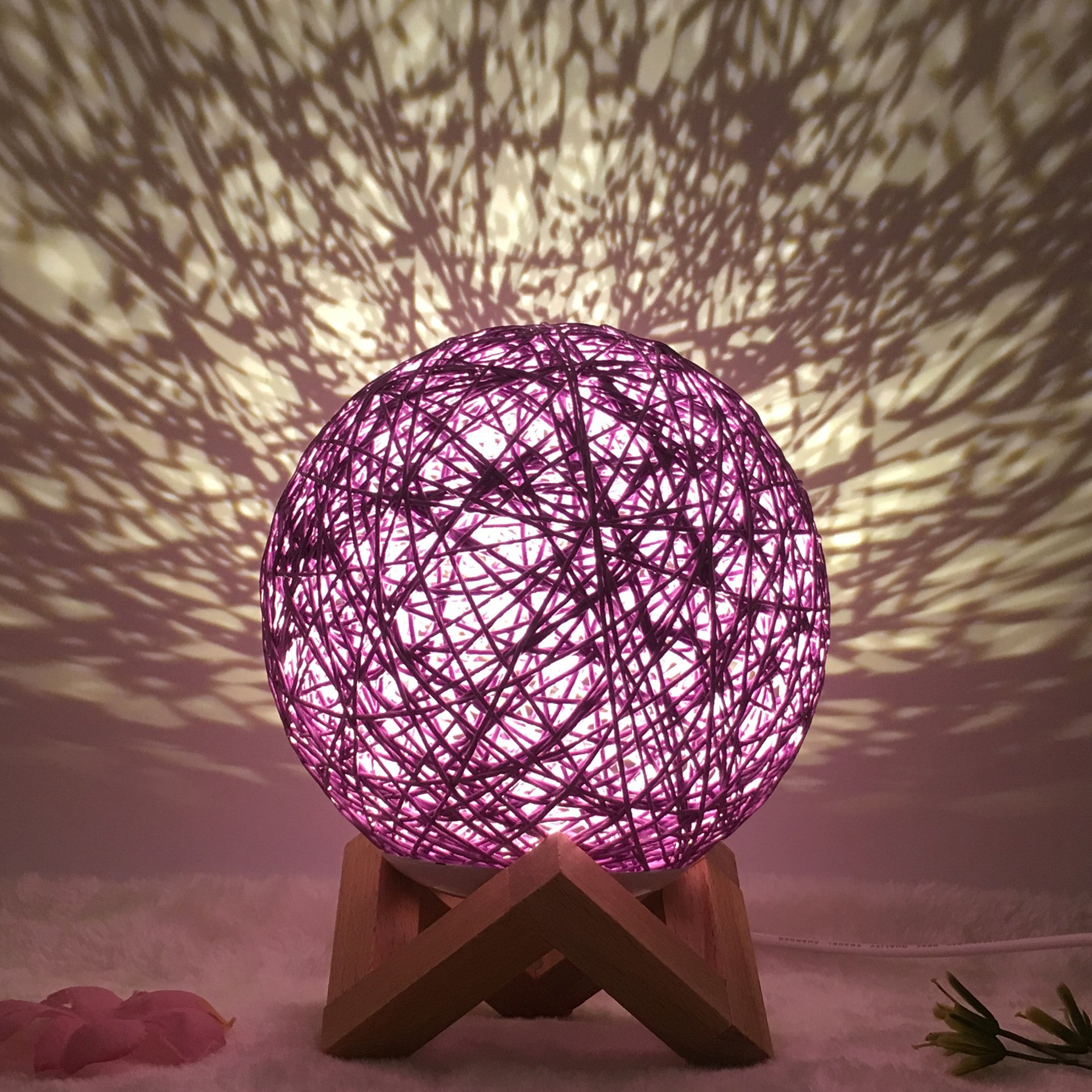 Hot Selling Creative Linen Table Lamp Novel and Unique LED Intelligent USB7 Color RGB16 Color Remote Control Rattan Ball Lamp - One Red Hill