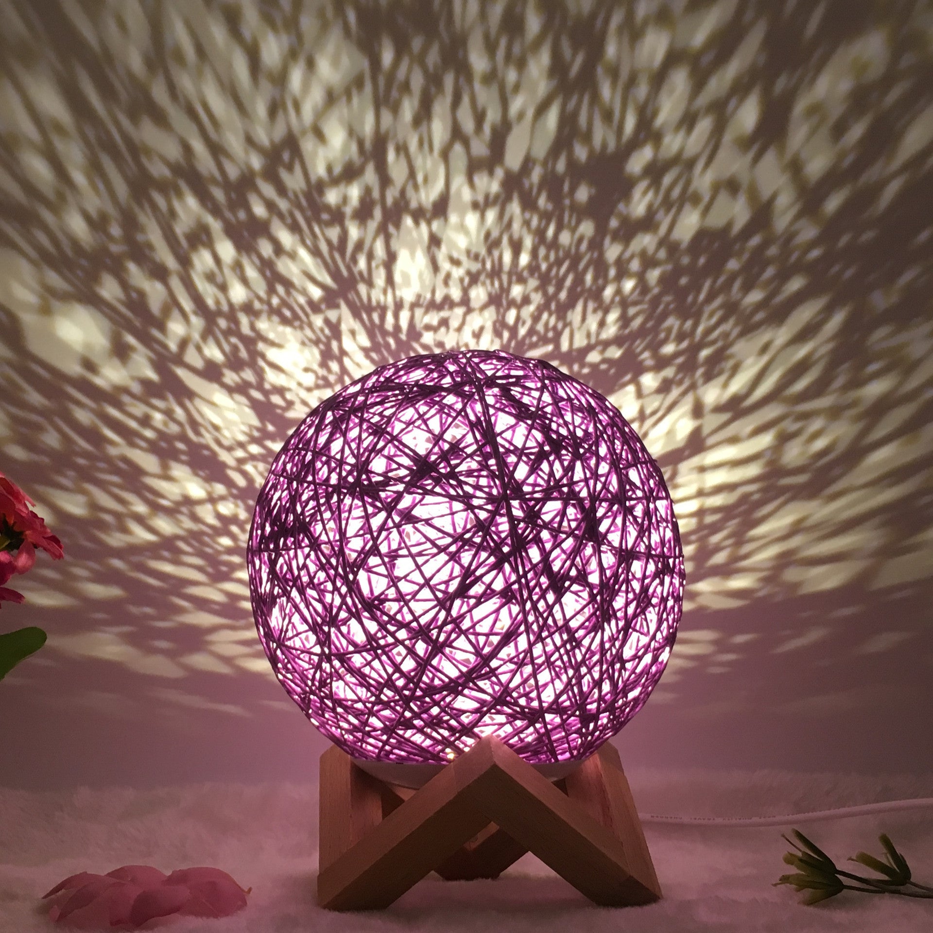 Hot Selling Creative Linen Table Lamp Novel and Unique LED Intelligent USB7 Color RGB16 Color Remote Control Rattan Ball Lamp - One Red Hill