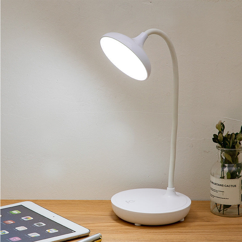 USB charging desk lamp