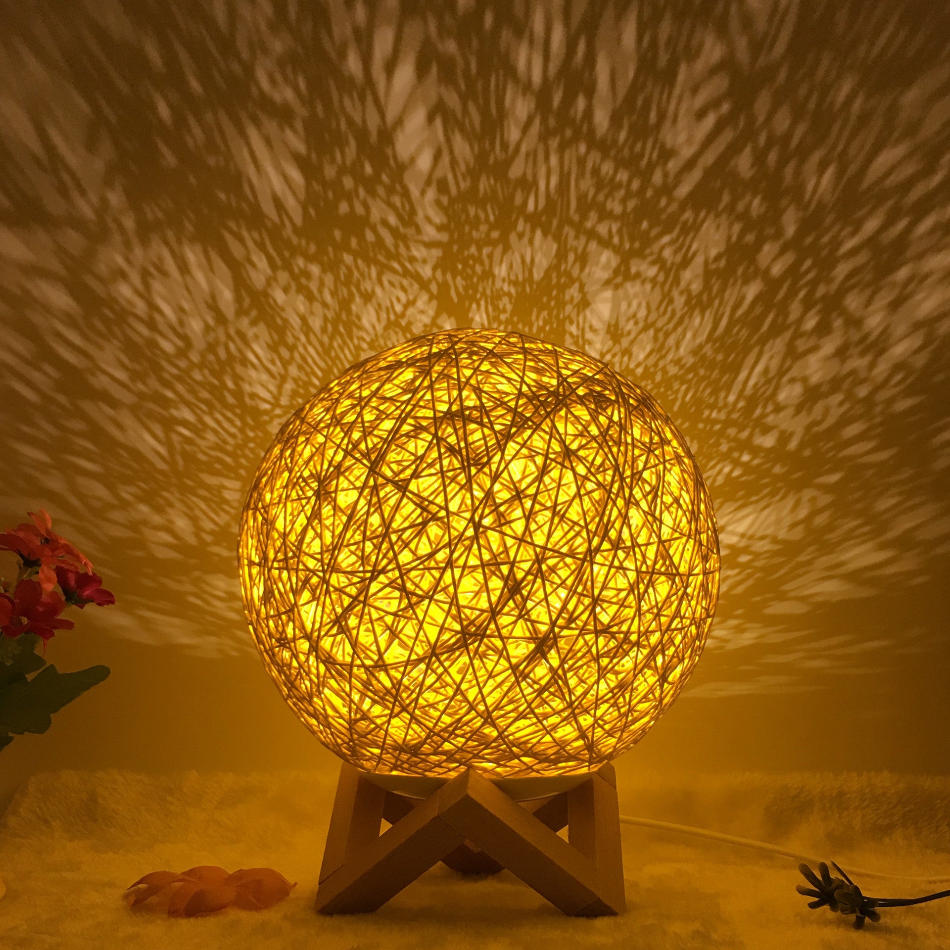 Hot Selling Creative Linen Table Lamp Novel and Unique LED Intelligent USB7 Color RGB16 Color Remote Control Rattan Ball Lamp - One Red Hill