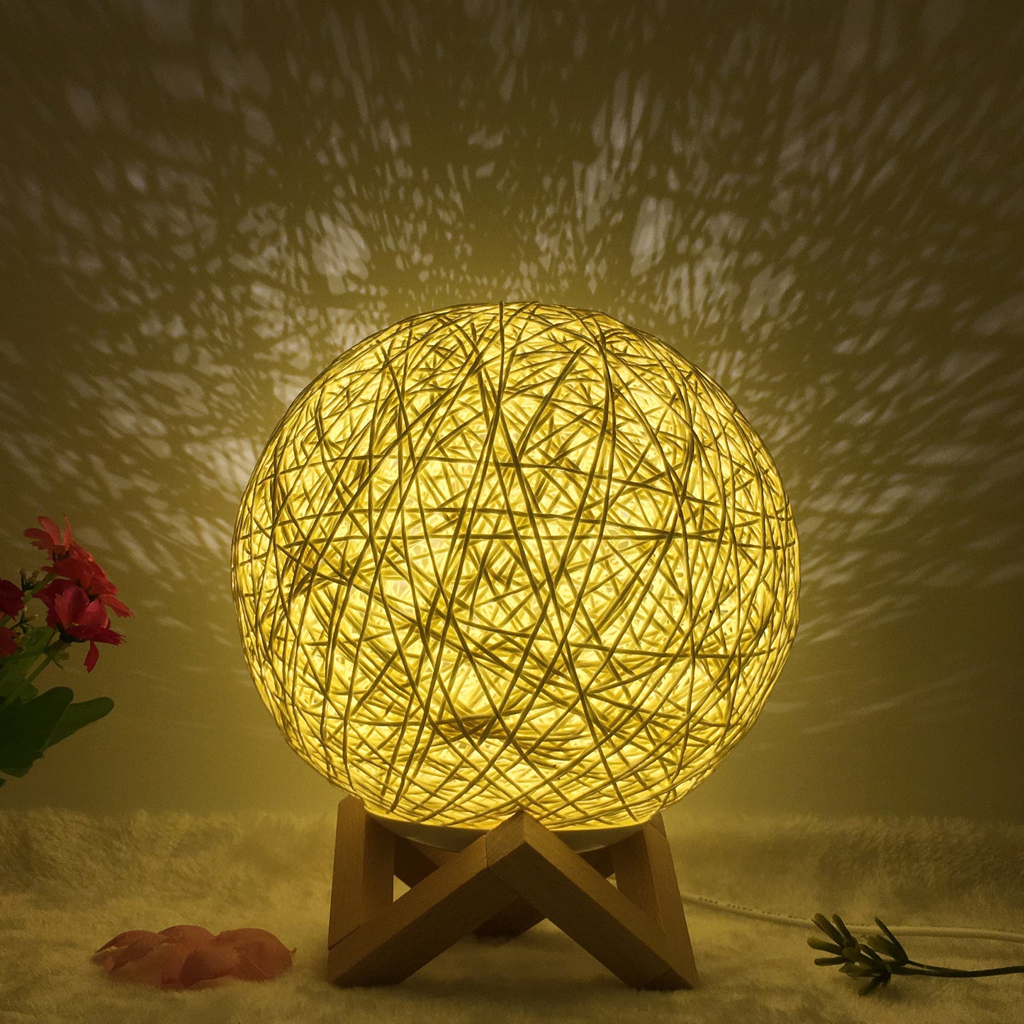 Hot Selling Creative Linen Table Lamp Novel and Unique LED Intelligent USB7 Color RGB16 Color Remote Control Rattan Ball Lamp - One Red Hill