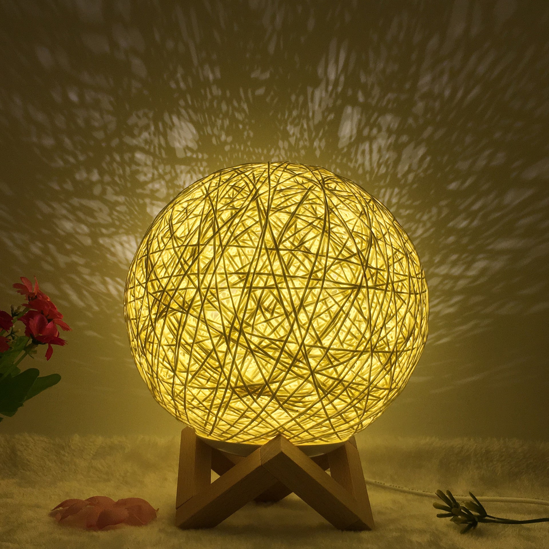 Hot Selling Creative Linen Table Lamp Novel and Unique LED Intelligent USB7 Color RGB16 Color Remote Control Rattan Ball Lamp - One Red Hill