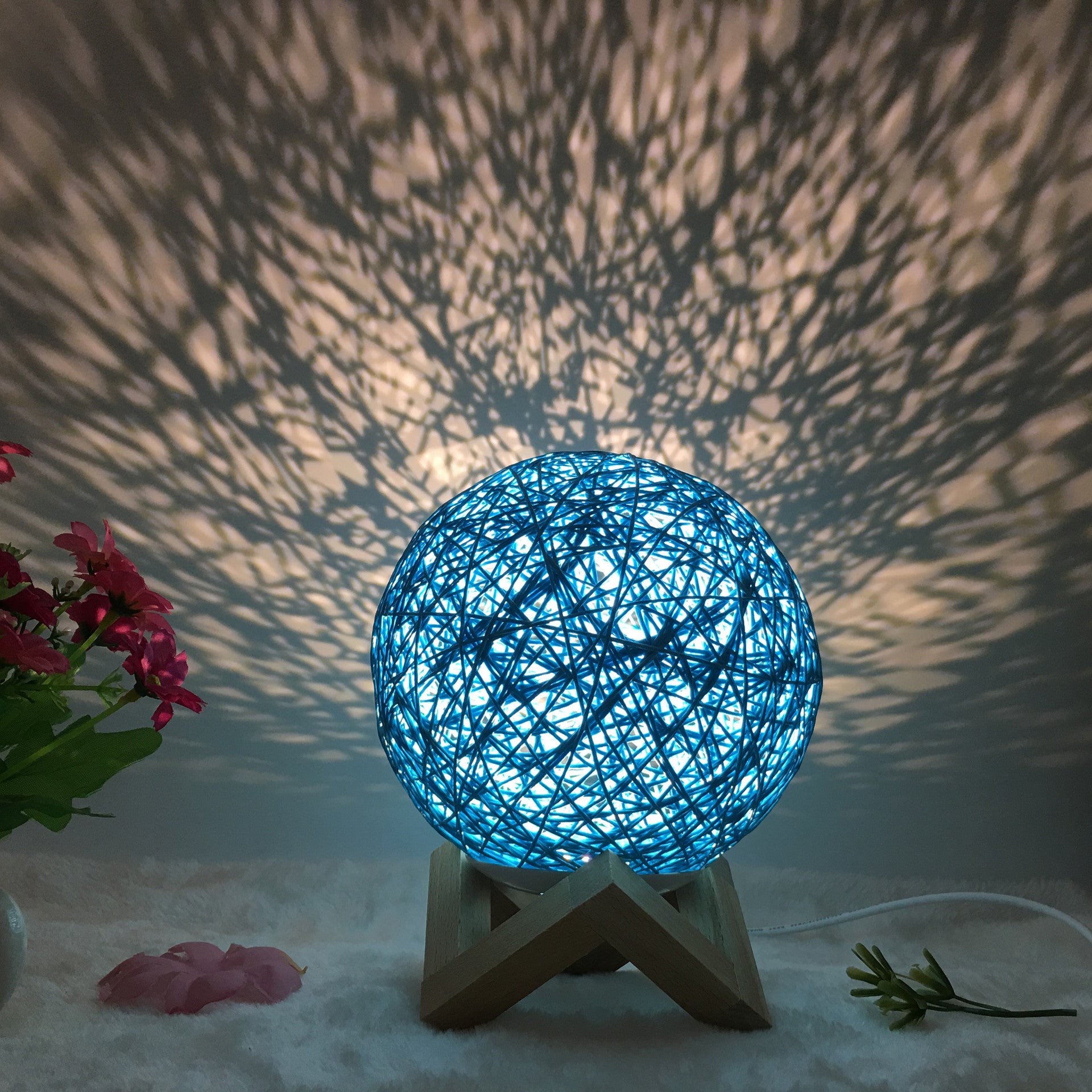 Hot Selling Creative Linen Table Lamp Novel and Unique LED Intelligent USB7 Color RGB16 Color Remote Control Rattan Ball Lamp - One Red Hill