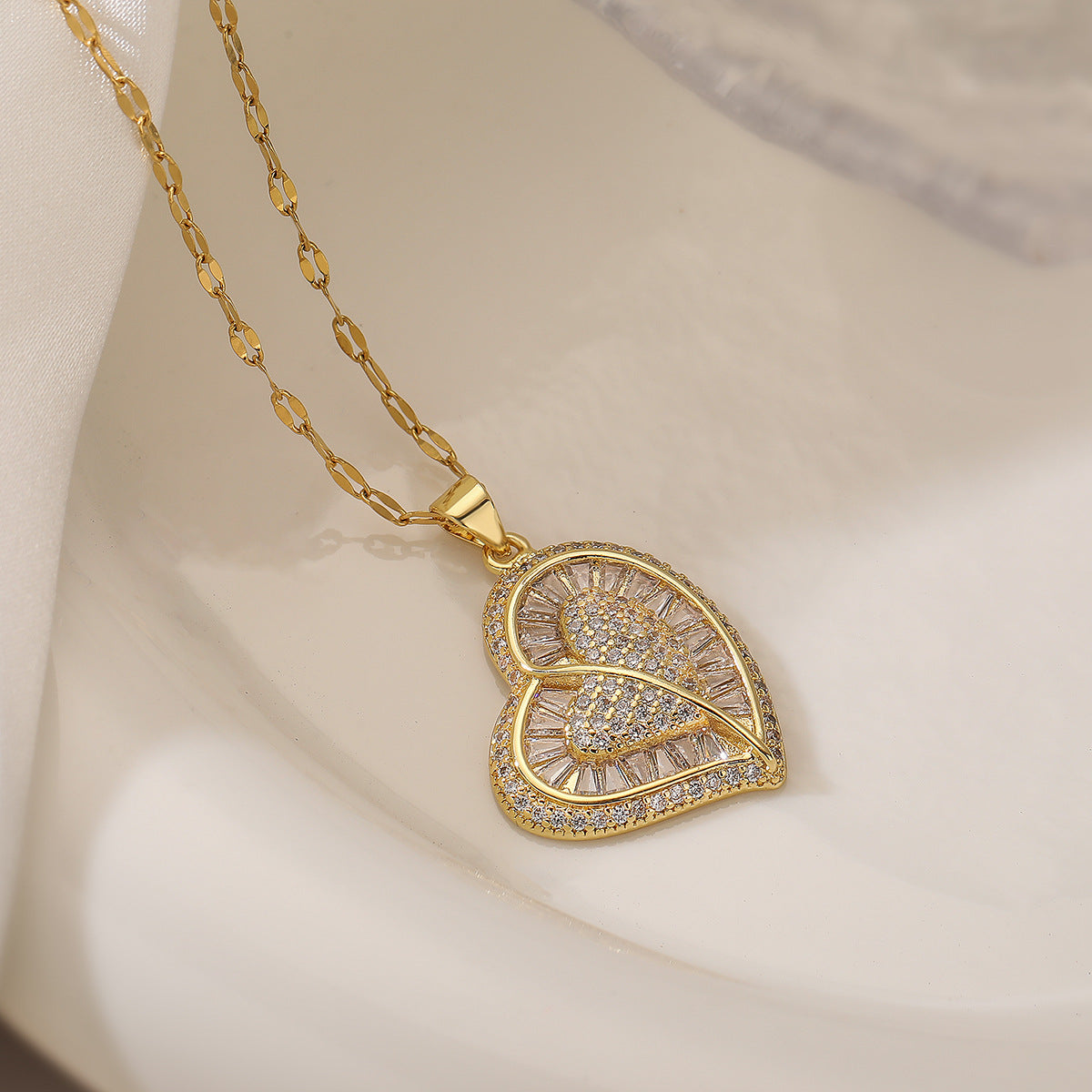Women's Fashion Copper Plated Real Gold Heart-shaped Zircon Pendant Necklace - One Red Hill